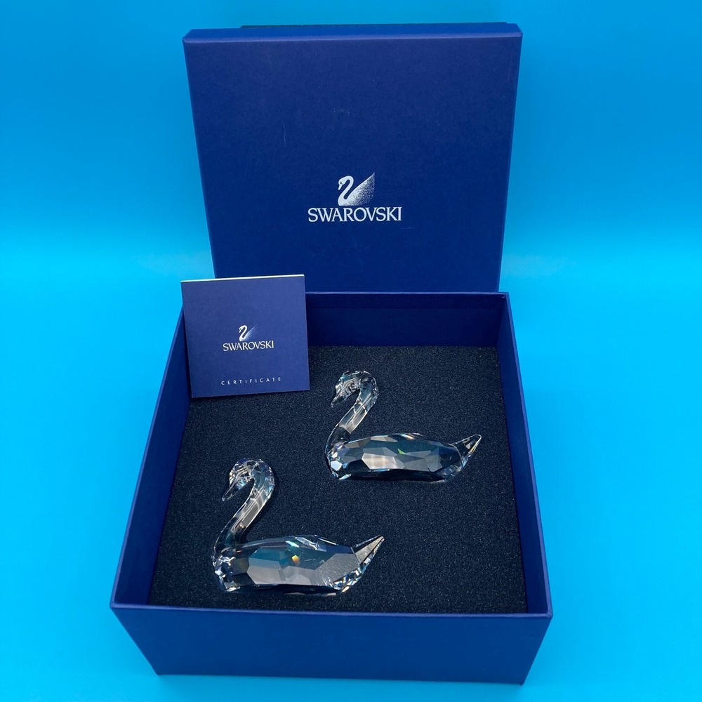 Swarovski Crystal Flirting Swans Figurines In Box With Certificate Retired 2013